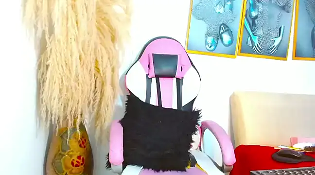 Snapshot of mia_foxts chatting on February 2025 06:12:02 AM mia foxts online show from February 2025 06:12:02 AM