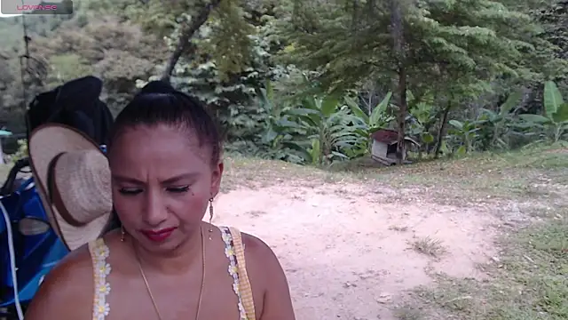 andreu mature online show from April 2026 06:57:02 PM