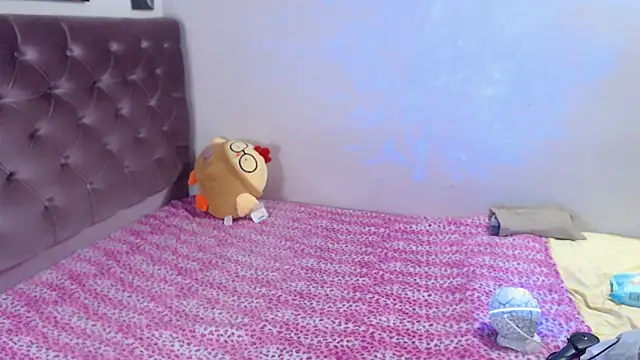 Snapshot of Suzanne_abbey chatting on March 2025 12:06:02 AM Suzanne abbey online show from March 2025 12:06:02 AM