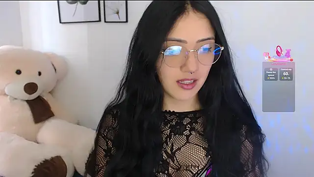 Snapshot of Suzanne_abbey chatting on October 2025 09:48:02 PM Suzanne abbey online show from October 2025 09:48:02 PM