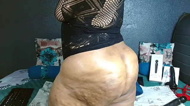 Snapshot of ThickAss90 chatting on May 2026 11:34:01 PM ThickAss90 online show from May 2026 11:34:01 PM