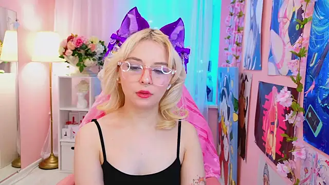 Coconut Mia online show from February 2025 11:21:02 PM