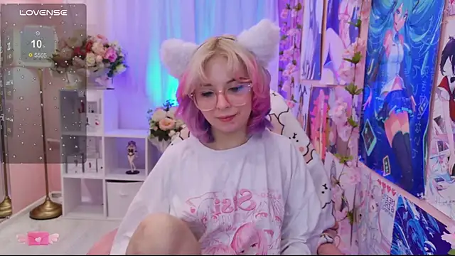 Coconut Mia online show from October 2025 02:25:02 PM