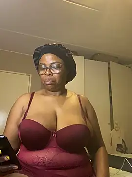 Nomthie online show from October 2025 09:21:02 PM