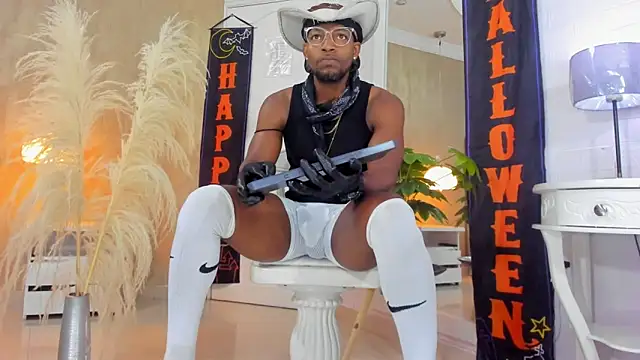 Snapshot of RicoBrown777_ chatting on October 2025 04:14:01 AM RicoBrown777 online show from October 2025 04:14:01 AM