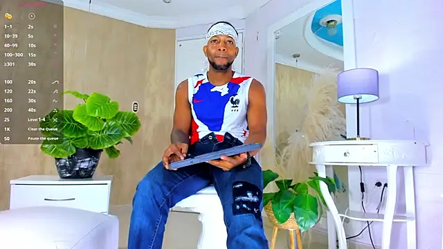 Snapshot of RicoBrown777_ chatting on June 2026 03:52:02 AM RicoBrown777 online show from June 2026 03:52:02 AM
