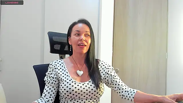 Evawalker  online show from September 2025 02:55:01 AM