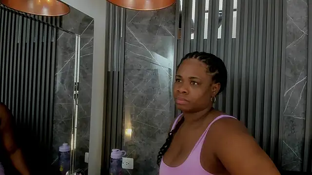 Snapshot of SaraiEvans chatting on February 2025 03:08:02 AM SaraiEvans online show from February 2025 03:08:02 AM