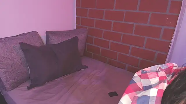 Snapshot of AmyW0w chatting on December 2025 05:51:01 PM AmyW0w online show from December 2025 05:51:01 PM