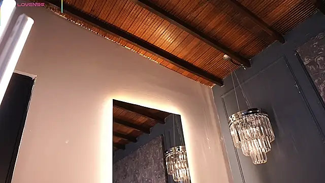 Snapshot of AylinMillerxs chatting on April 2026 06:17:01 PM AylinMillerxs online show from April 2026 06:17:01 PM