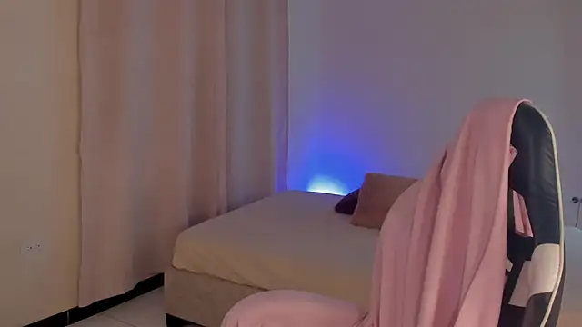 SavannahWildee online show from February 2025 03:52:01 PM