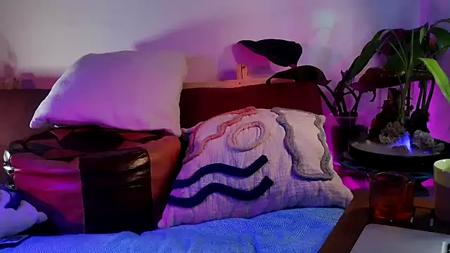 Snapshot of Alpha_theking chatting on November 2025 10:43:02 PM Alpha theking online show from November 2025 10:43:02 PM