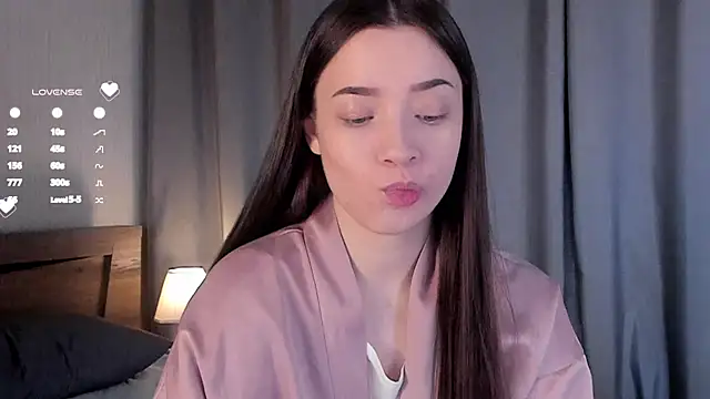 Snapshot of LowOncoming chatting on January 2025 01:10:01 AM LowOncoming online show from January 2025 01:10:01 AM