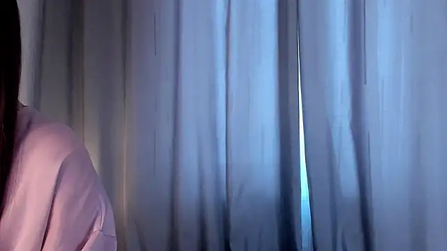 Snapshot of LowOncoming chatting on January 2025 07:17:01 AM LowOncoming online show from January 2025 07:17:01 AM