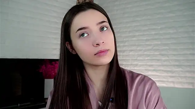 Snapshot of LowOncoming chatting on January 2025 01:15:01 AM LowOncoming online show from January 2025 01:15:01 AM