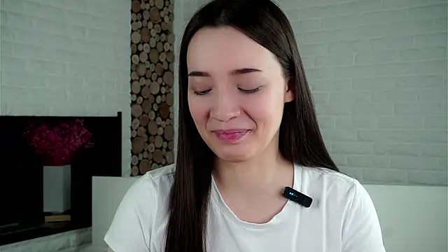 Snapshot of LowOncoming chatting on January 2025 02:32:02 AM LowOncoming online show from January 2025 02:32:02 AM