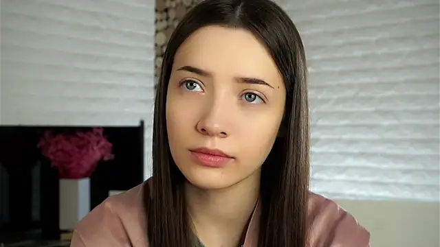 Snapshot of LowOncoming chatting on January 2025 01:18:02 AM LowOncoming online show from January 2025 01:18:02 AM