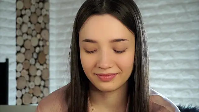 Snapshot of LowOncoming chatting on January 2025 04:13:01 AM LowOncoming online show from January 2025 04:13:01 AM