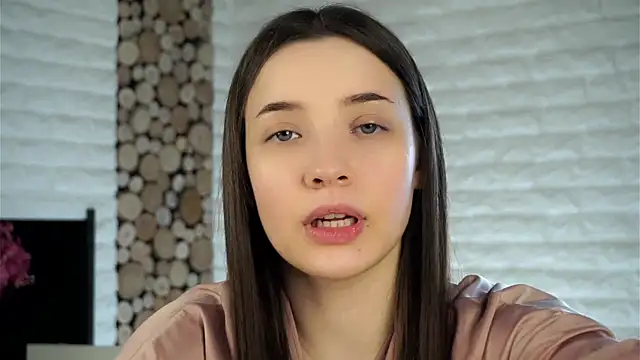 Snapshot of LowOncoming chatting on January 2025 07:17:01 AM LowOncoming online show from January 2025 07:17:01 AM