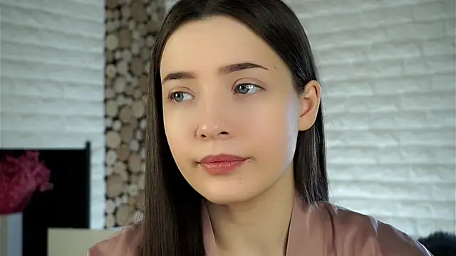 Snapshot of LowOncoming chatting on January 2025 01:16:01 AM LowOncoming online show from January 2025 01:16:01 AM