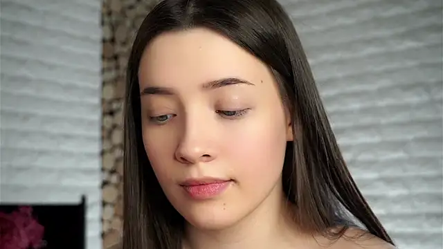 Snapshot of LowOncoming chatting on January 2025 04:20:01 AM LowOncoming online show from January 2025 04:20:01 AM