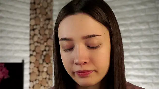 Snapshot of LowOncoming chatting on January 2025 02:48:01 AM LowOncoming online show from January 2025 02:48:01 AM