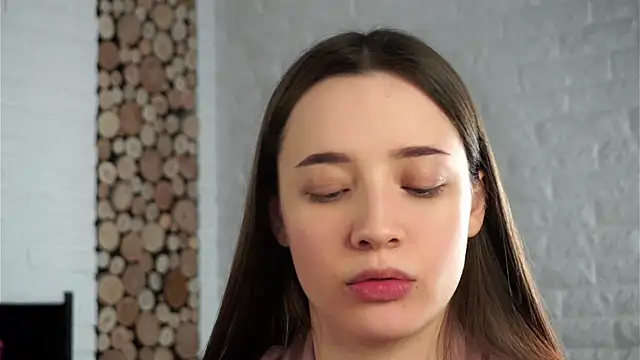 Snapshot of LowOncoming chatting on February 2025 07:51:02 AM LowOncoming online show from February 2025 07:51:02 AM