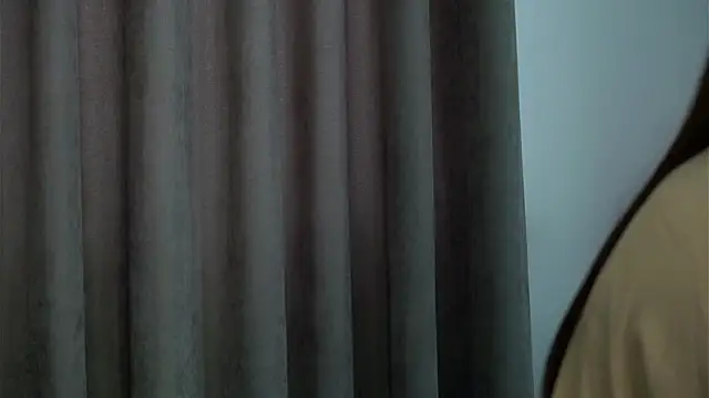 Snapshot of LowOncoming chatting on February 2025 07:23:01 AM LowOncoming online show from February 2025 07:23:01 AM