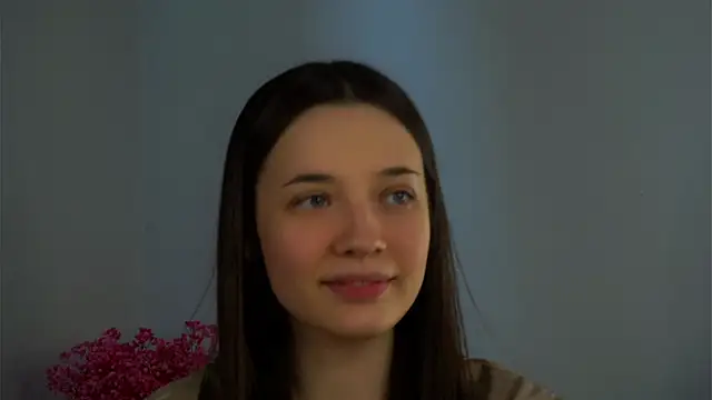 Snapshot of LowOncoming chatting on February 2025 08:38:01 AM LowOncoming online show from February 2025 08:38:01 AM