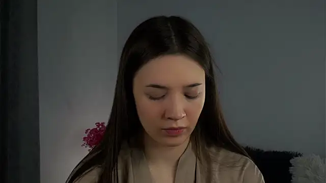 Snapshot of LowOncoming chatting on February 2025 01:18:02 AM LowOncoming online show from February 2025 01:18:02 AM