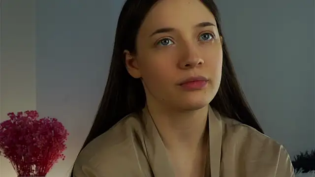 Snapshot of LowOncoming chatting on February 2025 07:28:02 AM LowOncoming online show from February 2025 07:28:02 AM