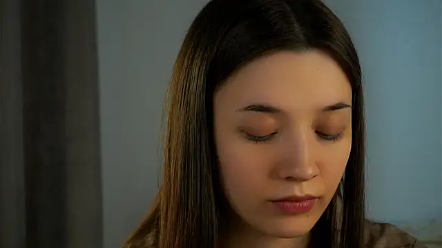 Snapshot of LowOncoming chatting on March 2025 04:45:01 AM LowOncoming online show from March 2025 04:45:01 AM