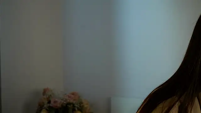 Snapshot of LowOncoming chatting on March 2025 04:24:02 AM LowOncoming online show from March 2025 04:24:02 AM