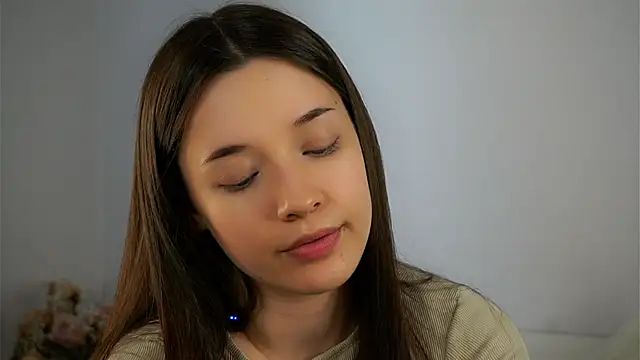 Snapshot of LowOncoming chatting on March 2025 04:23:02 AM LowOncoming online show from March 2025 04:23:02 AM