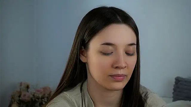 Snapshot of LowOncoming chatting on March 2025 07:27:02 AM LowOncoming online show from March 2025 07:27:02 AM