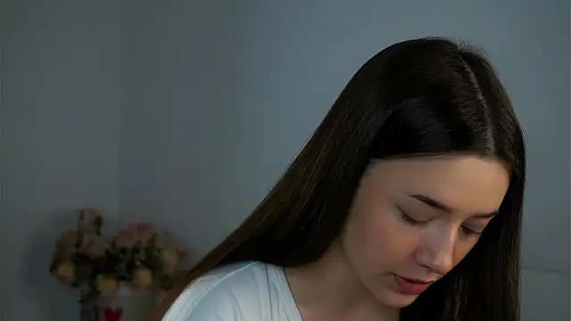 Snapshot of LowOncoming chatting on March 2025 01:23:01 AM LowOncoming online show from March 2025 01:23:01 AM