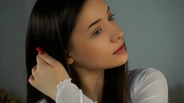 Snapshot of LowOncoming chatting on March 2025 03:12:01 AM LowOncoming online show from March 2025 03:12:01 AM