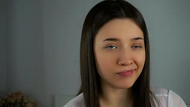 Snapshot of LowOncoming chatting on March 2025 06:16:01 AM LowOncoming online show from March 2025 06:16:01 AM