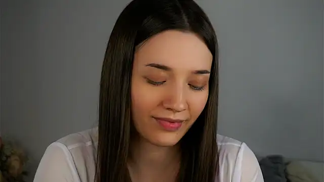 Snapshot of LowOncoming chatting on March 2025 12:28:01 PM LowOncoming online show from March 2025 12:28:01 PM