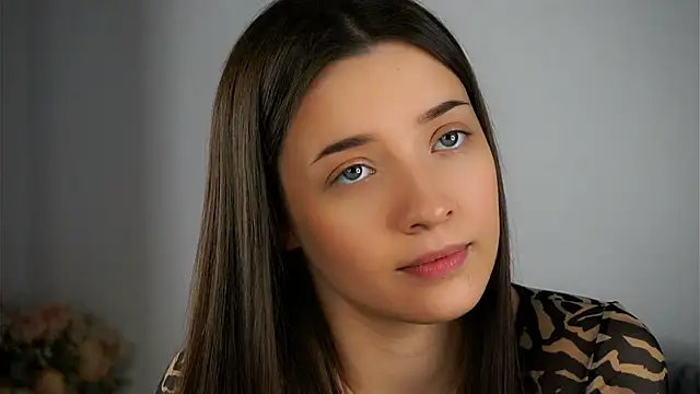 Snapshot of LowOncoming chatting on March 2025 04:14:02 AM LowOncoming online show from March 2025 04:14:02 AM