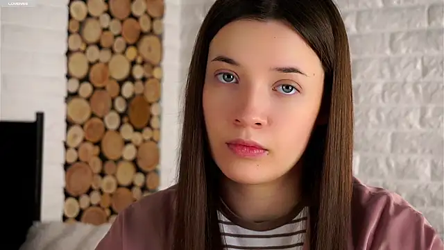 Snapshot of LowOncoming chatting on September 2025 01:27:02 AM LowOncoming online show from September 2025 01:27:02 AM