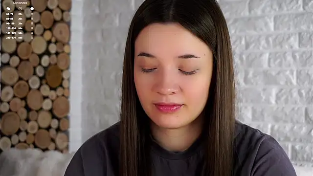 Snapshot of LowOncoming chatting on September 2025 02:44:01 AM LowOncoming online show from September 2025 02:44:01 AM