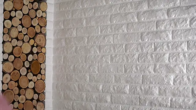 Snapshot of LowOncoming chatting on September 2025 01:30:01 AM LowOncoming online show from September 2025 01:30:01 AM