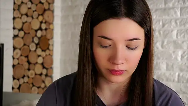 Snapshot of LowOncoming chatting on September 2025 01:22:01 AM LowOncoming online show from September 2025 01:22:01 AM