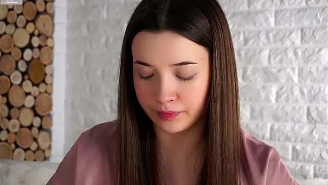 Snapshot of LowOncoming chatting on October 2025 03:03:02 AM LowOncoming online show from October 2025 03:03:02 AM