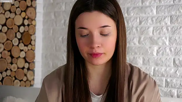 Snapshot of LowOncoming chatting on October 2025 01:36:02 AM LowOncoming online show from October 2025 01:36:02 AM