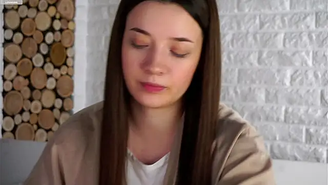 Snapshot of LowOncoming chatting on October 2025 03:28:01 AM LowOncoming online show from October 2025 03:28:01 AM