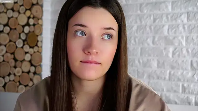 Snapshot of LowOncoming chatting on October 2025 01:39:01 AM LowOncoming online show from October 2025 01:39:01 AM