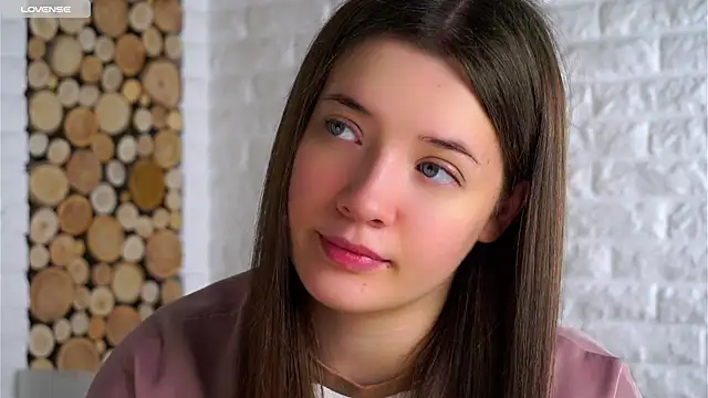 Snapshot of LowOncoming chatting on November 2025 02:10:01 AM LowOncoming online show from November 2025 02:10:01 AM