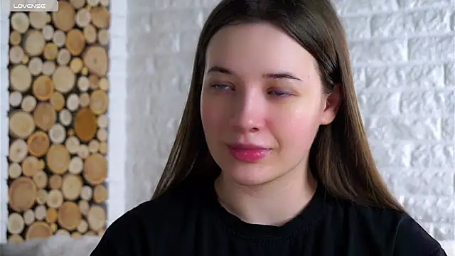 Snapshot of LowOncoming chatting on November 2025 02:09:01 AM LowOncoming online show from November 2025 02:09:01 AM